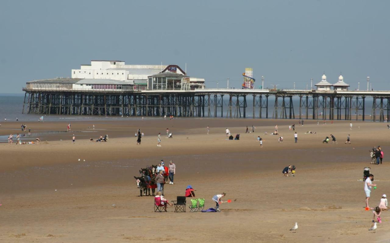 Kennedy House By Blackpool Service Apartments المظهر الخارجي الصورة